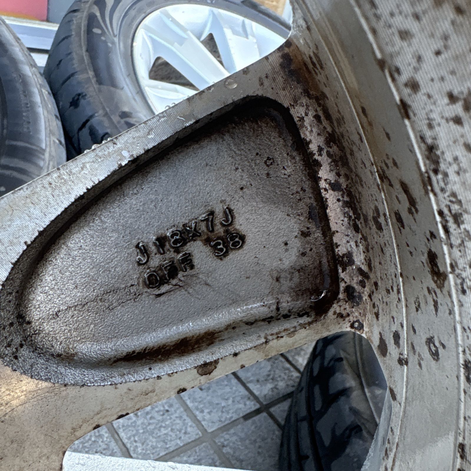 18×7j 225|55r18