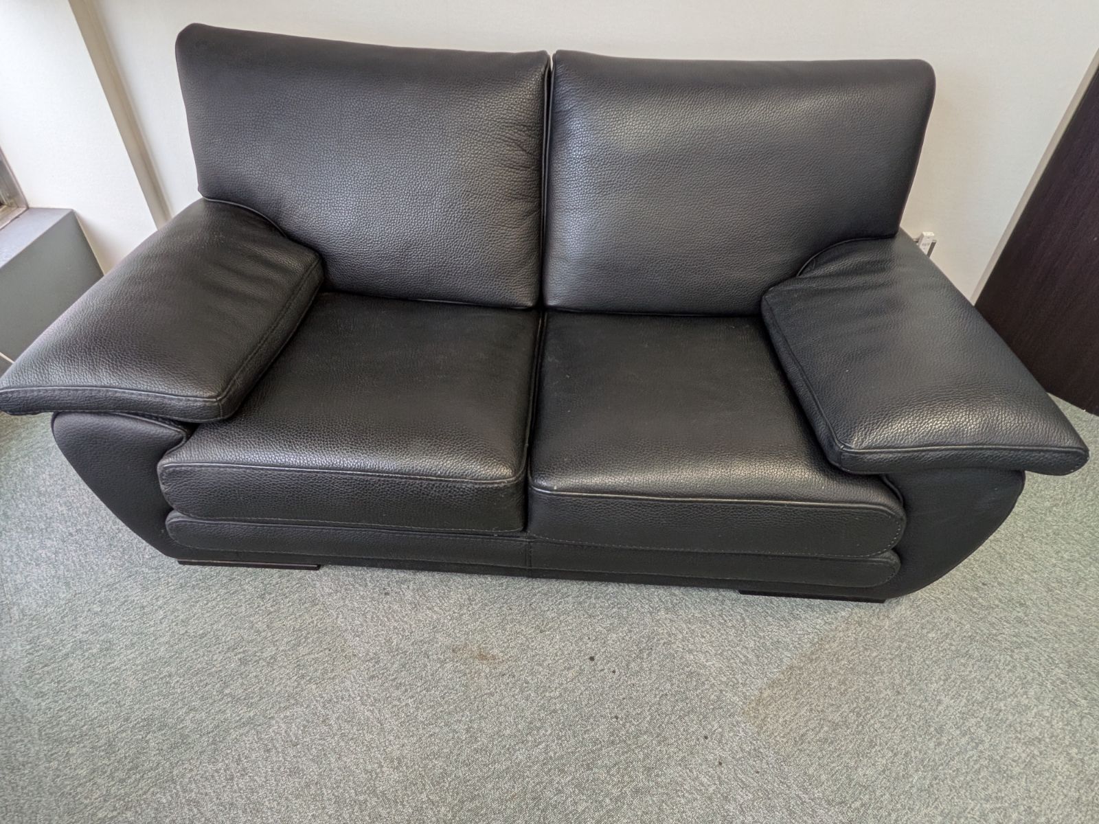 ケルビン・ジョルマーニ】オットマン/総本革 直径44cm KELVIN GIORMANI