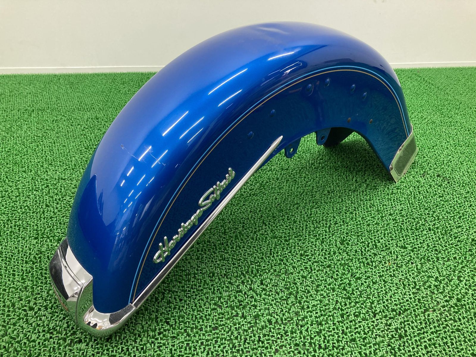 ハーレーFLSTC1340フロントフェンダー中古品 FLSTC1340 フロントフェンダー 青M ハーレー 純正 中古 バイク