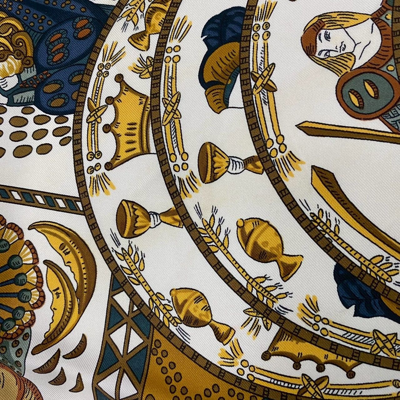 エルメス　HERMES　スカーフ　カレ90　タロット エルメス カレ90 LE TAROT タロットカード スカーフ シルク