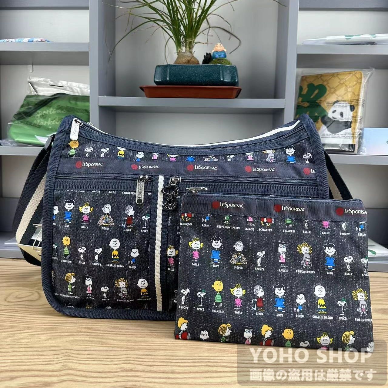 大人気！レスポートサック ショルダーバッグ グレー LeSportsac 7507