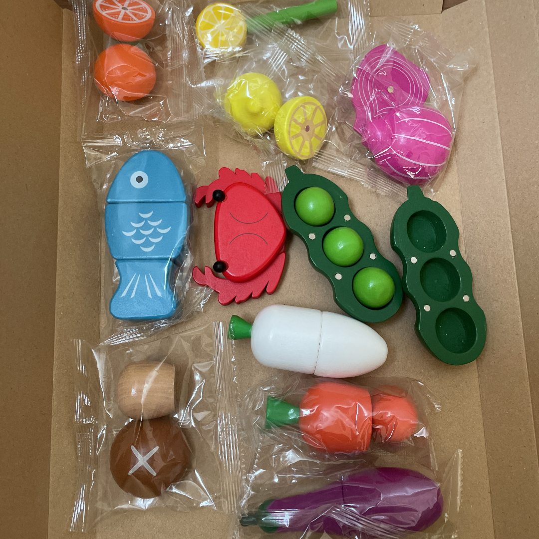 メルカリshops 新品 天然木 ままごとセット 魚 カニ 魚介 マグネット食材 磁石 インテリア