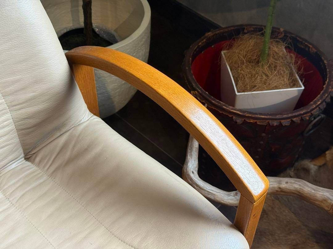 FUKURA フクラ　レザー　アームチェア　レトロ　本革　ミッドセンチュリー FUKURA フクラ レザー アームチェア レトロ 本革 ミッド