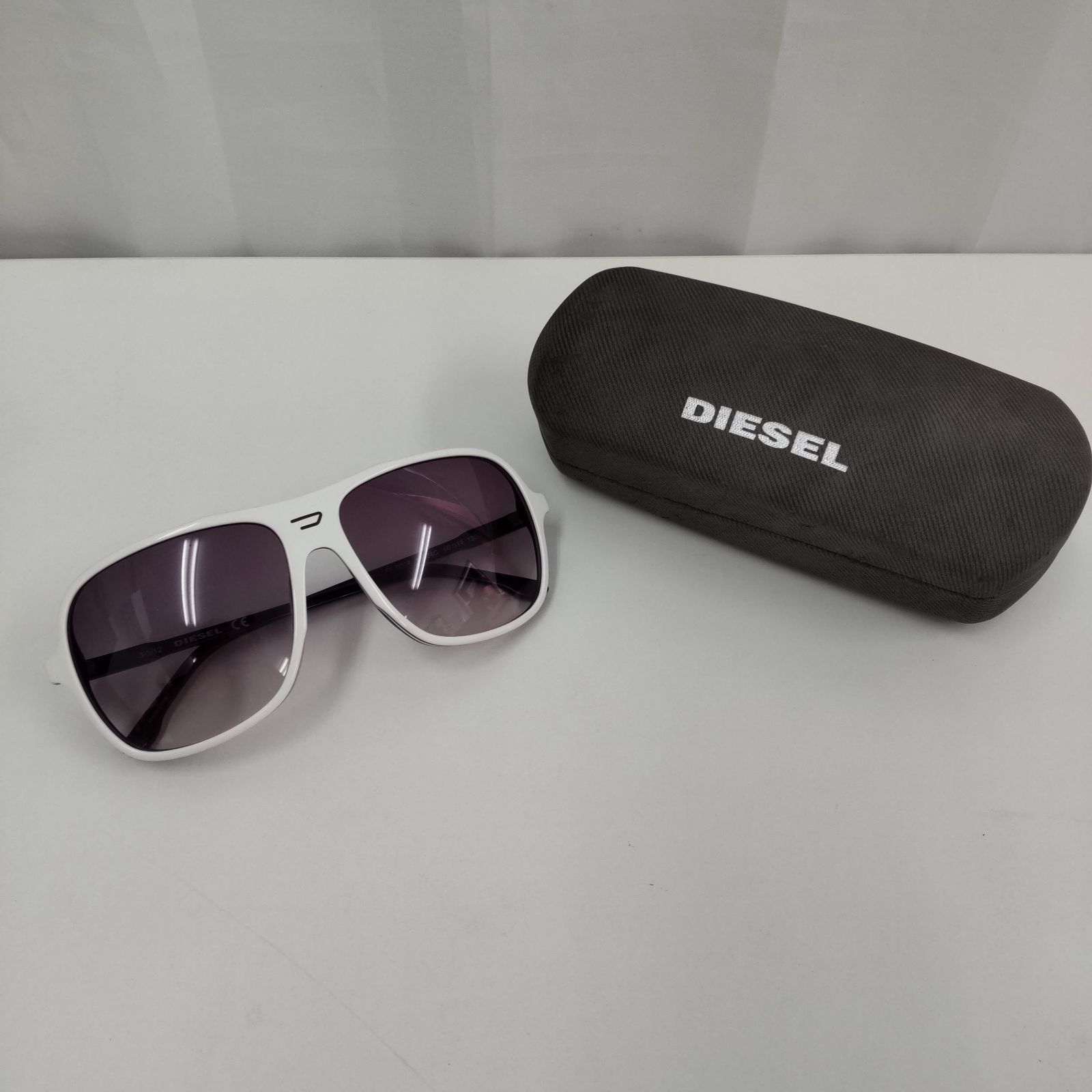DIESEL サングラス　ケース、箱付き 楽天市場】送料無料 ONTTO 車用 メガネケース 車載サングラスケース