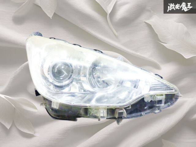 トヨタ　アクア　純正ヘッドライト左右セット　ハロゲン　中古品 ヘッドライト ヘッドランプ 左右セット トヨタ アクア NHP10 H23