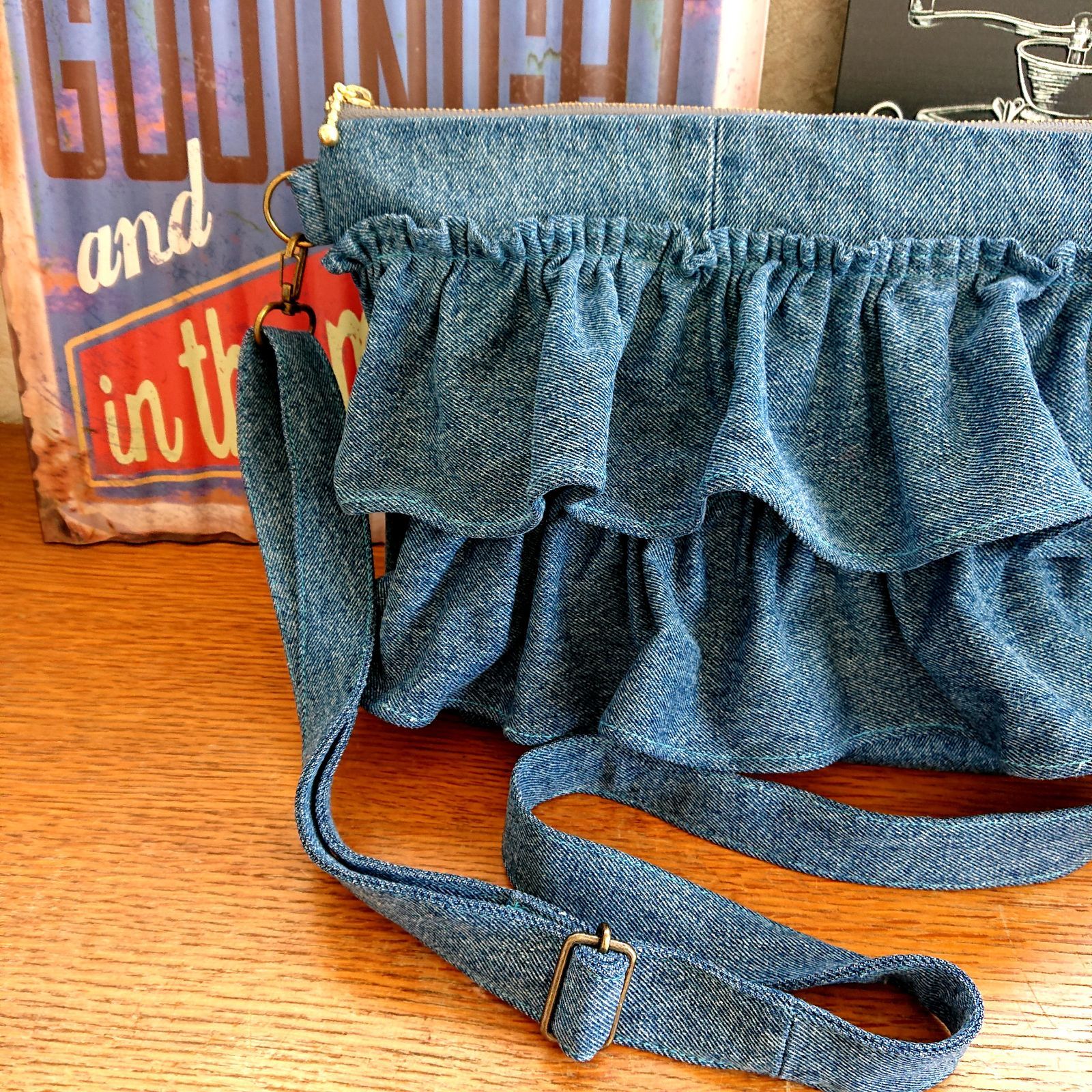 206☆USEDデニムリメイク 2段フリル ショルダーバッグ ジーパン