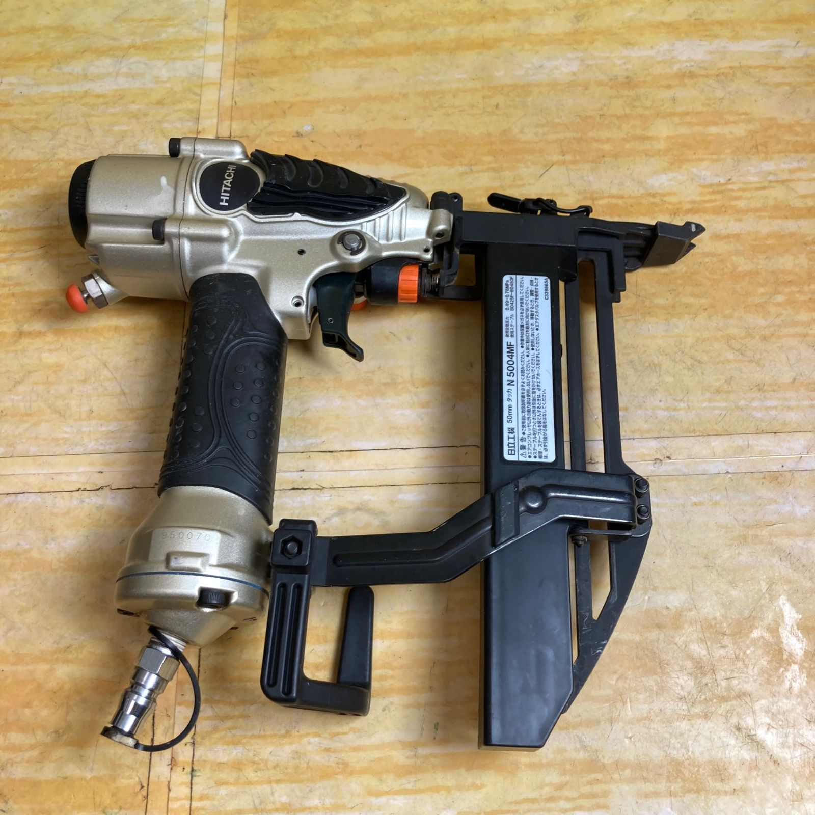 【簡易確認済】HITACHI/日立工機 50ｍｍ タッカ N 5004MF (34) 日立フロア用タッカN5004MF 50mm HITACHI HiKOKI ハイコーキ エアー