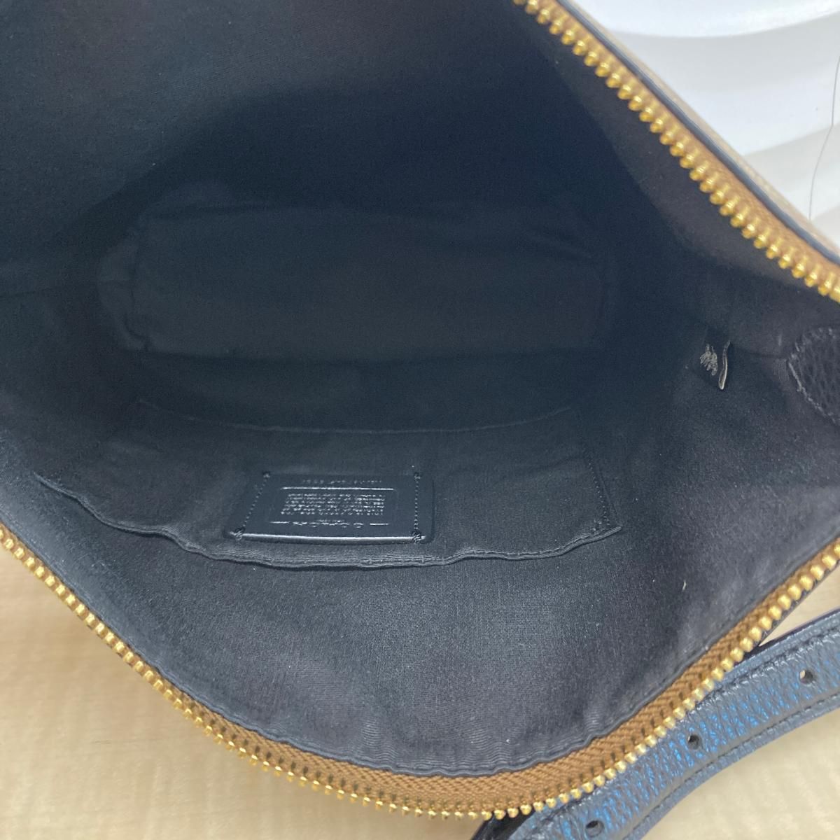 中古】 COACH （コーチ） ｼｸﾞﾈﾁｬｰ ｽﾓｰﾙﾊﾟｸｽﾄﾝﾀﾞｯﾌﾙ ｼｮﾙﾀﾞｰﾊﾞｯｸﾞ 