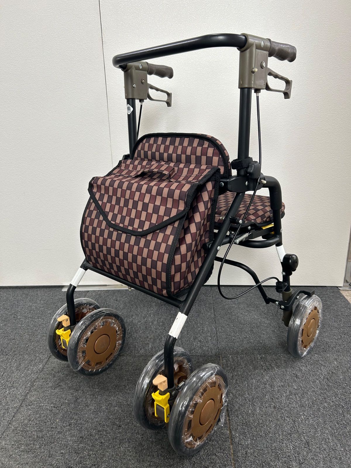 み 島製作所 四輪歩行器 シンフォニーEVO 歩行器 手押し車 安定感のシルバーカー