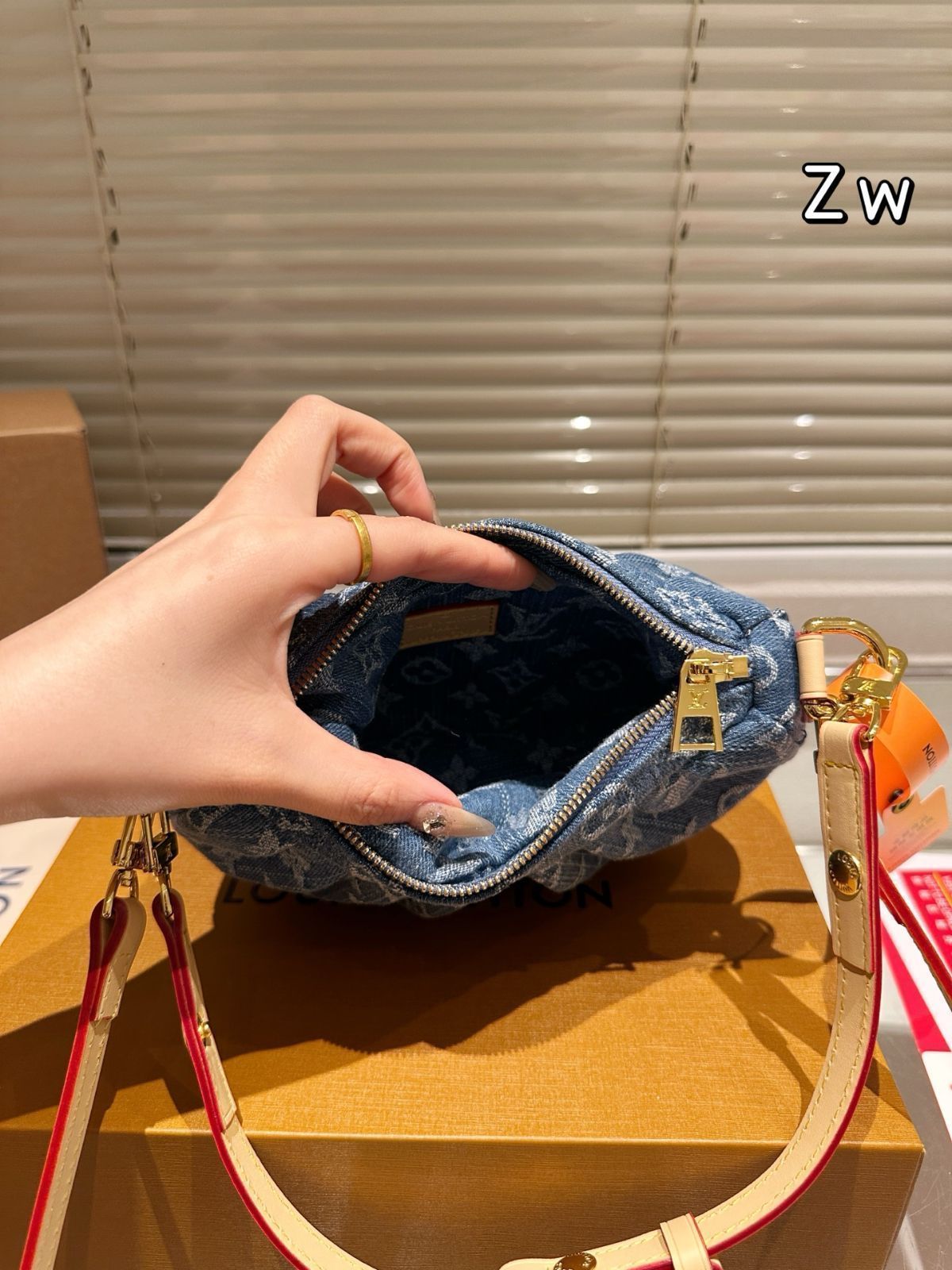 今日特価】Louis Vuitton Pochette Valley デニム ミニバッグ