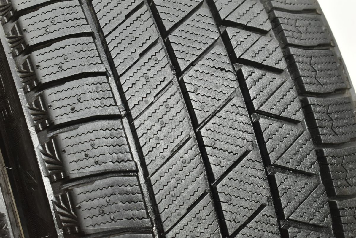 ブリザックVRX3 225|40R18