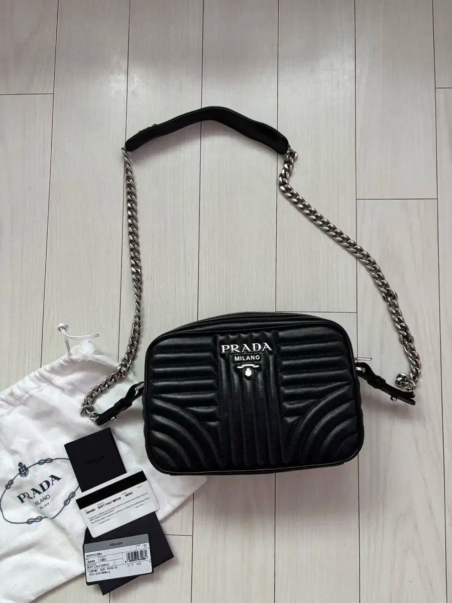 PRADA プラダ ダイアグラム クロスバッグ シルバー金具 モデル名 1BH083