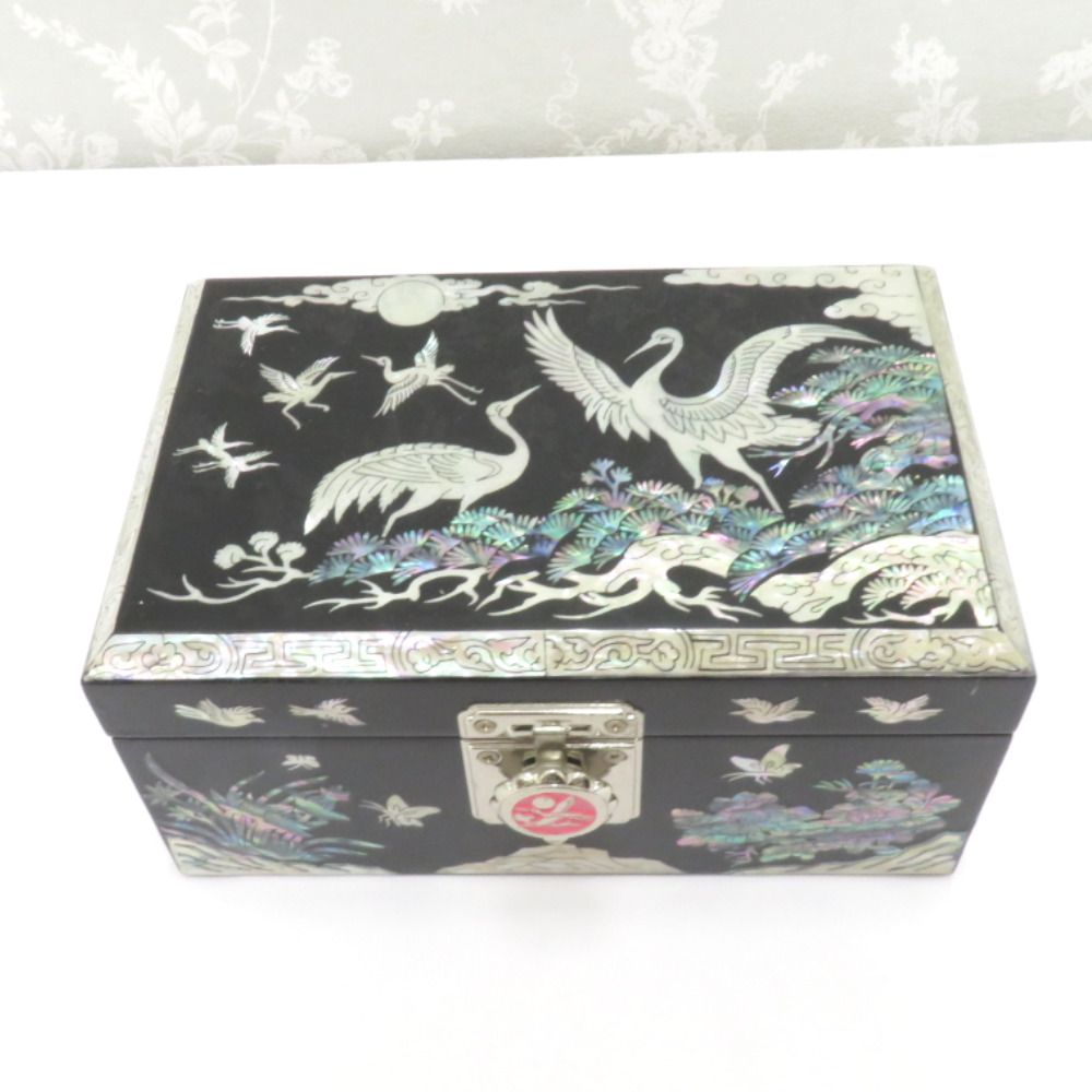 韓国 螺鈿細工 小物入れ　鶴のデザイン 韓国漆螺鈿宝石小物入れ 鶴花 名刺入・小物入れ 夢市場本店