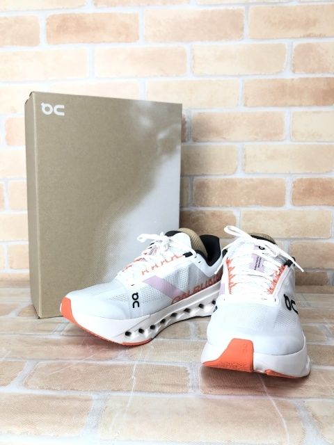 【中古】 箱付 on オン Cloudsurfer Next Wide 3ME30190256 ホワイト US7.5 111417215
