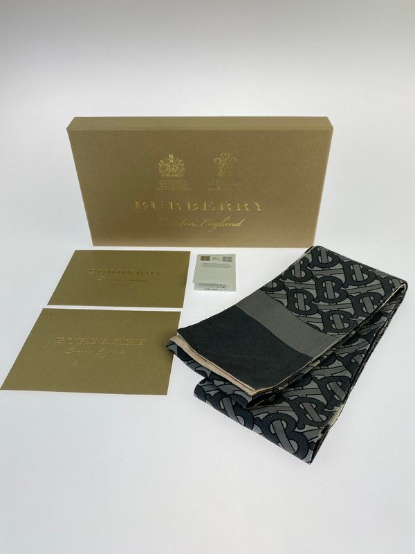 メンズ|レディース BURBERRY バーバリーMONOGRAM-COW PRINT REVERSIBLE SILK SKINNY SCARF 183-240320-jt-09-MIN
