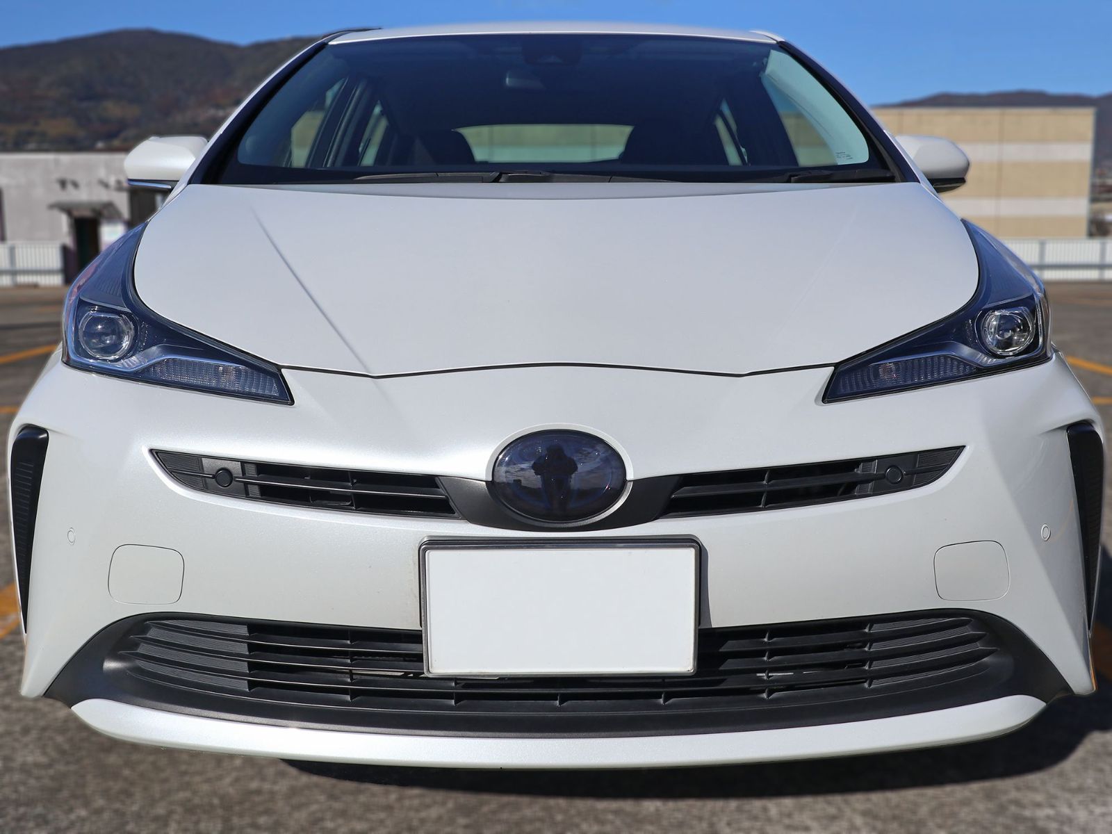 Tint+再利用Okエンブレム スモークフィルム後期プリウス50(スモーク20％)  ZVW50/ZVW51/ZVW55 vvw zvw50 zvw51