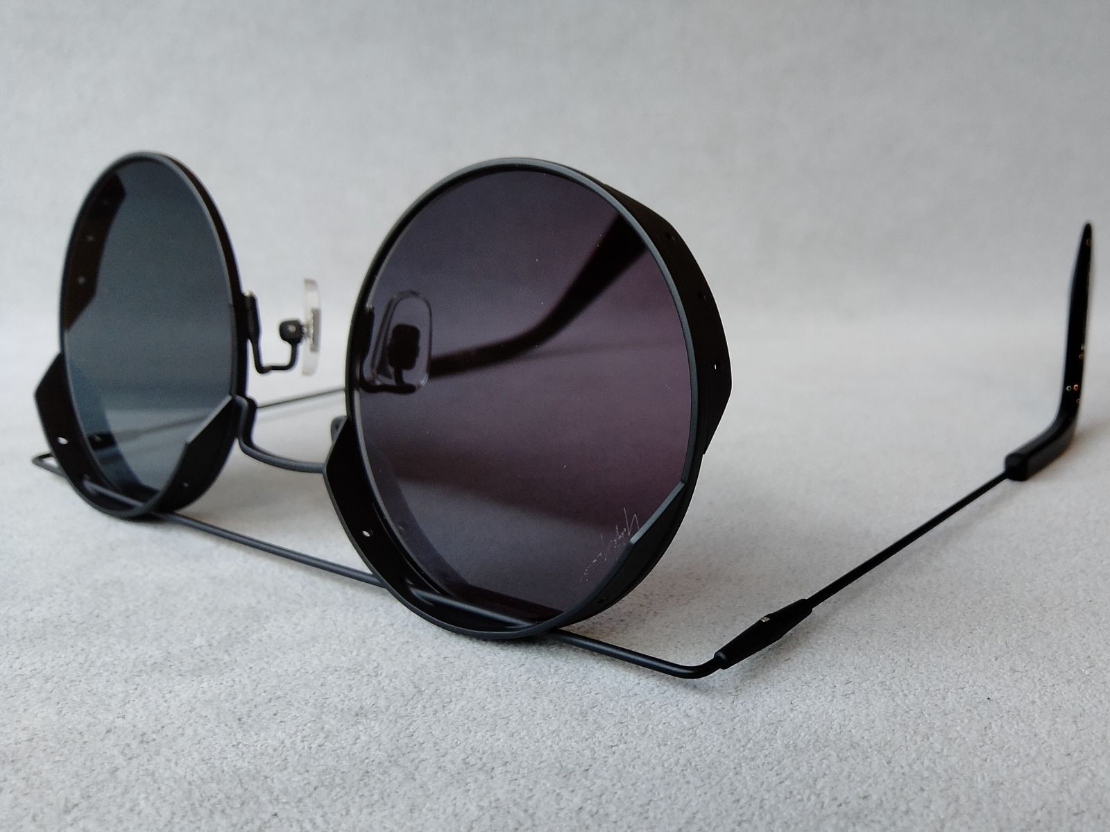 サングラス　ヨウジヤマモト 楽天市場】YOHJI YAMAMOTO ヨウジヤマモト サングラス 20-9005 col.1/2