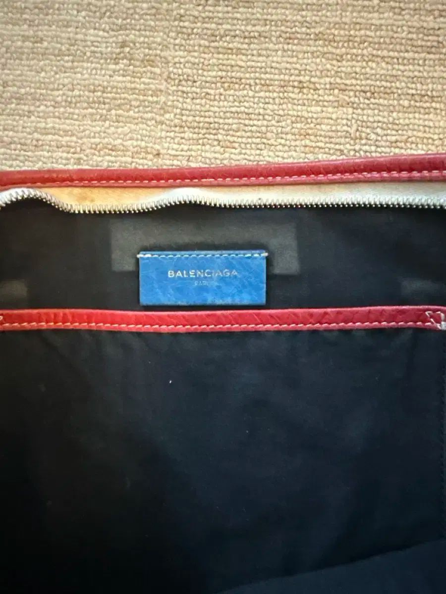 バレンシアガ Harper s BAZAAR クラッチバッグ