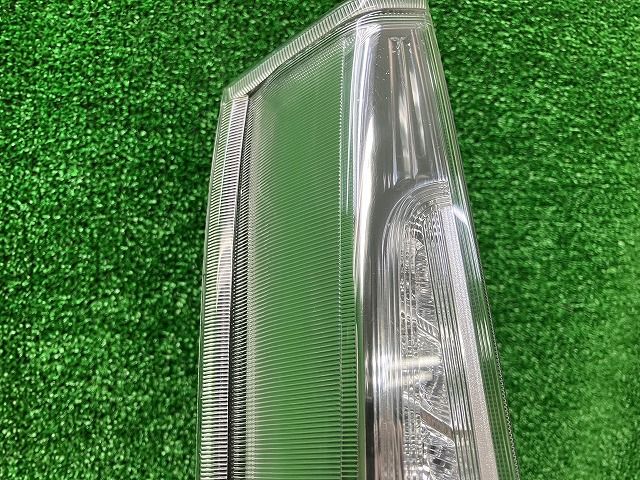 LA150S ムーヴ後期純正LEDテールレンズ ダイハツ LA150S ムーヴ