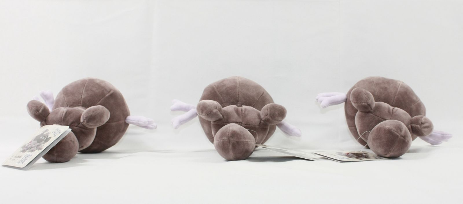 パルデアウパー　ぬいぐるみ　おすわりポーズ　おねむりポーズ　セット ③ おねむりポーズ パルデアウパー ぬいぐるみ - メルカリ