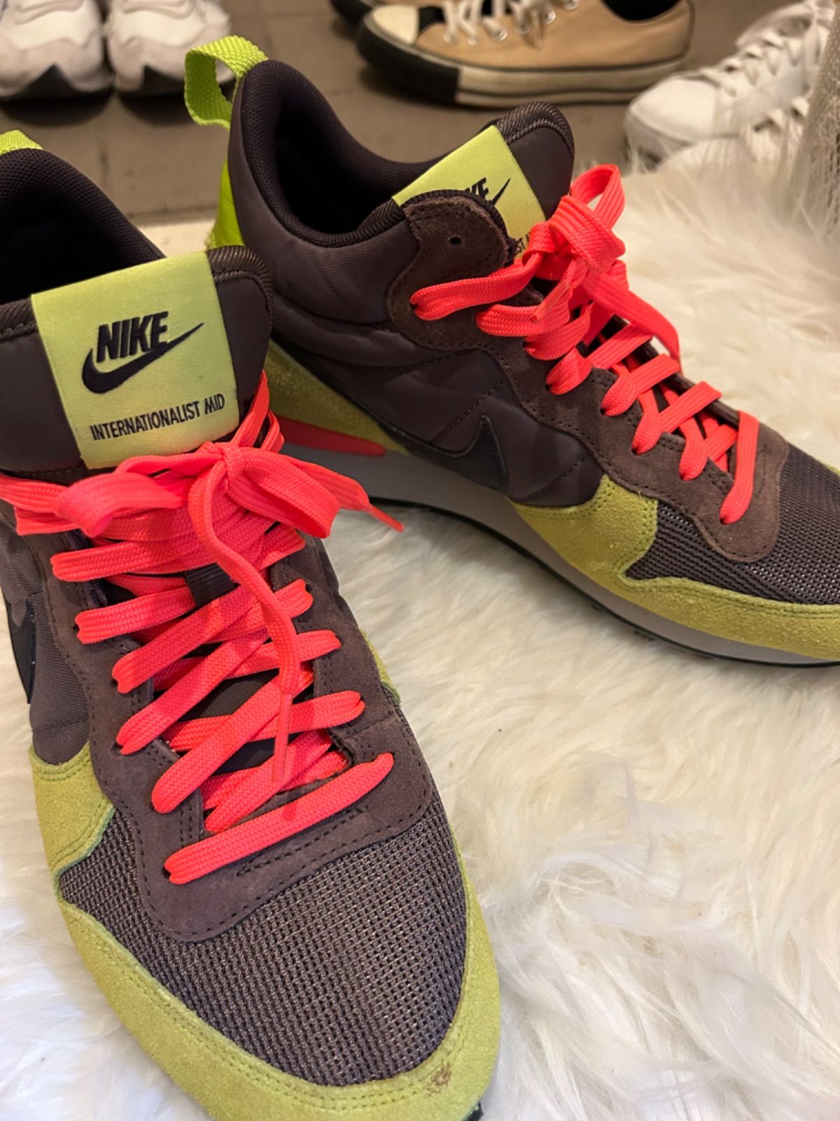 NIKE INTERNATIONALIST MID ナイキ 赤 - スニーカー