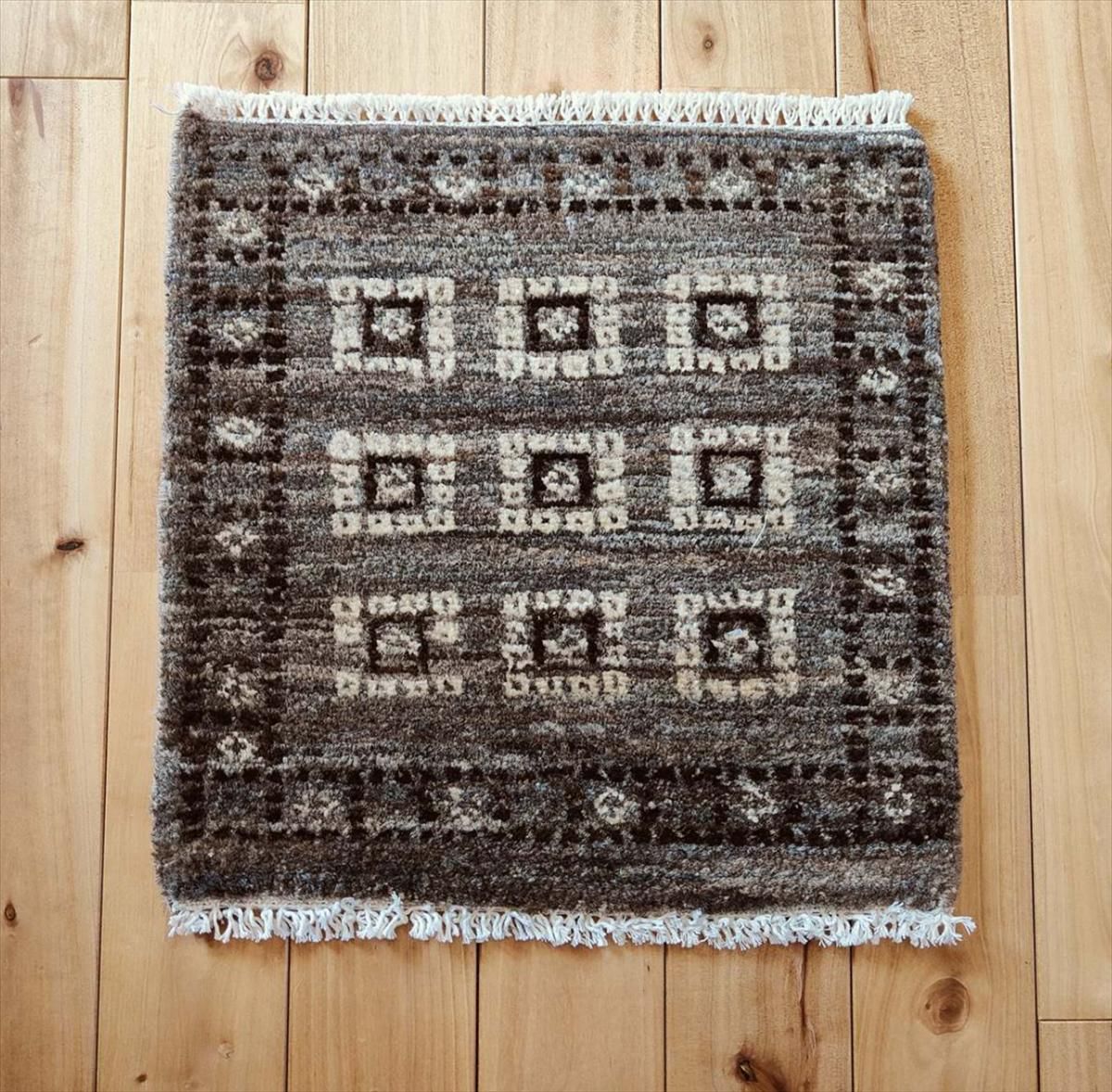 ガゼニ ギャッベ トルクマン族 ミニマット ラグ 無染めウール 38x38cm BP197