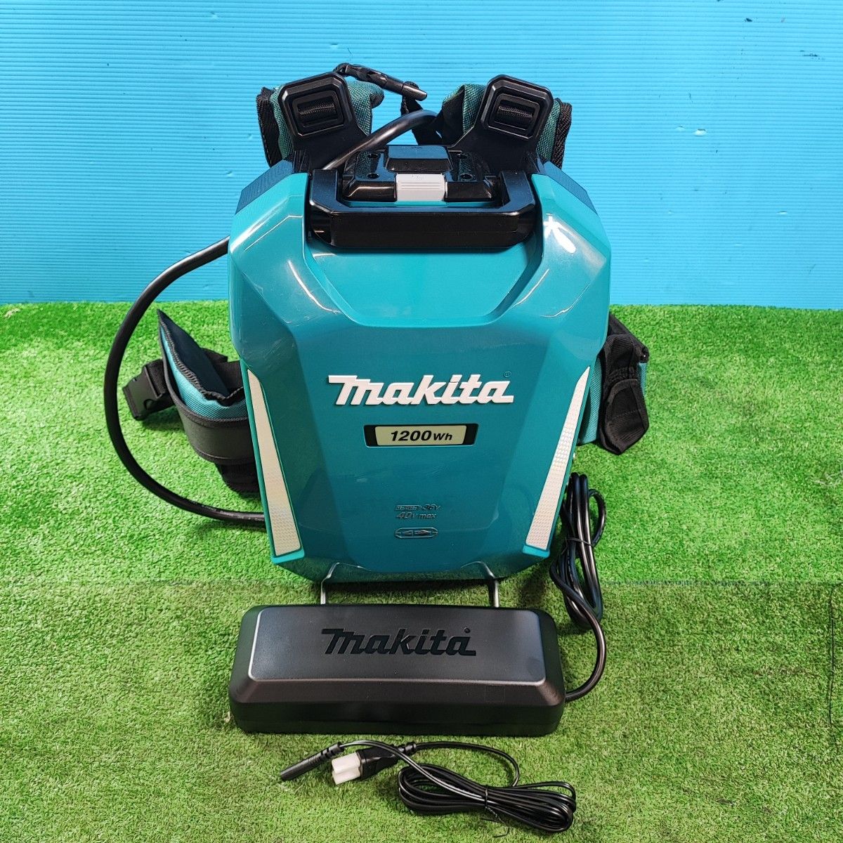マキタ makita ポータブル電源PDC1200 充電器 肩掛バンド付 A-71825 岩槻店