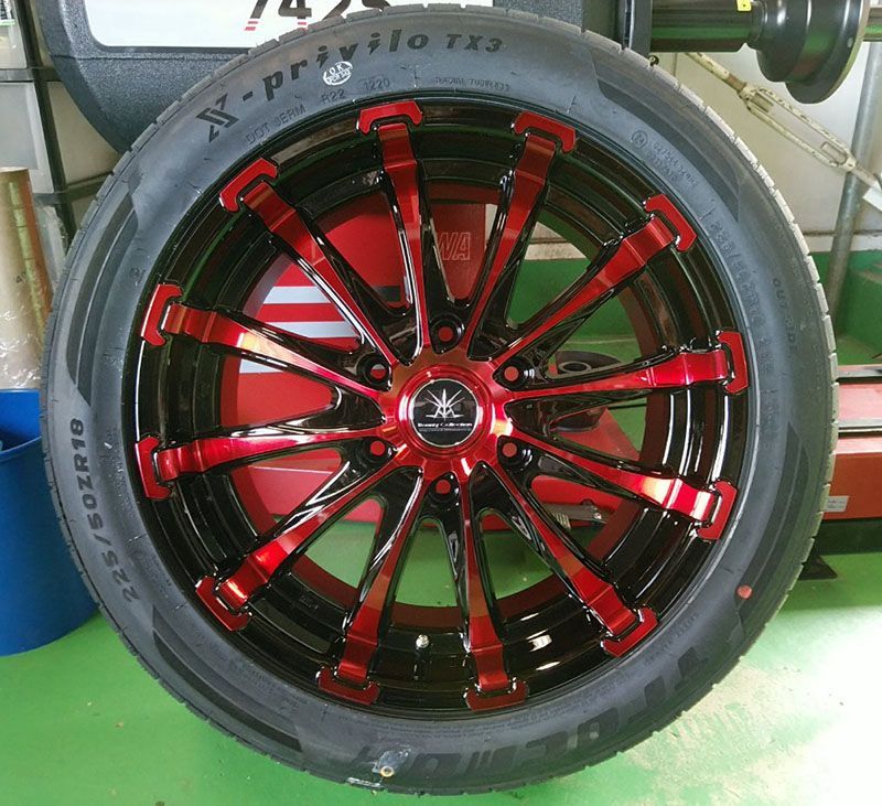 ハイエース 200系 タイヤホイールセット 新品4本セット 特選タイヤ 225/50R18 BD12 18インチ レッド