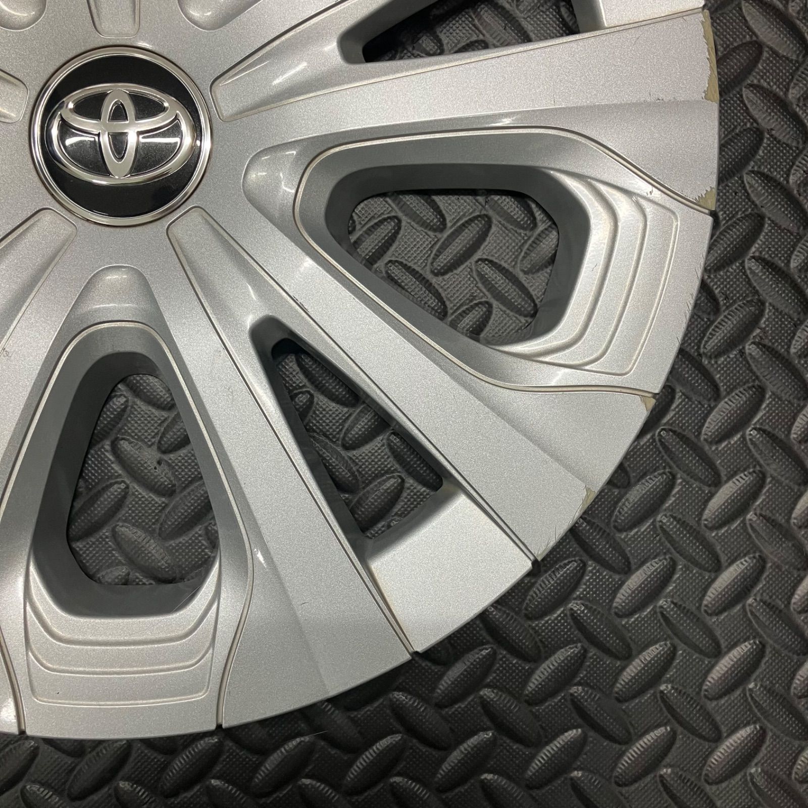 トヨタ プリウス 50系 後期 ホイールキャップ ホイールカバー