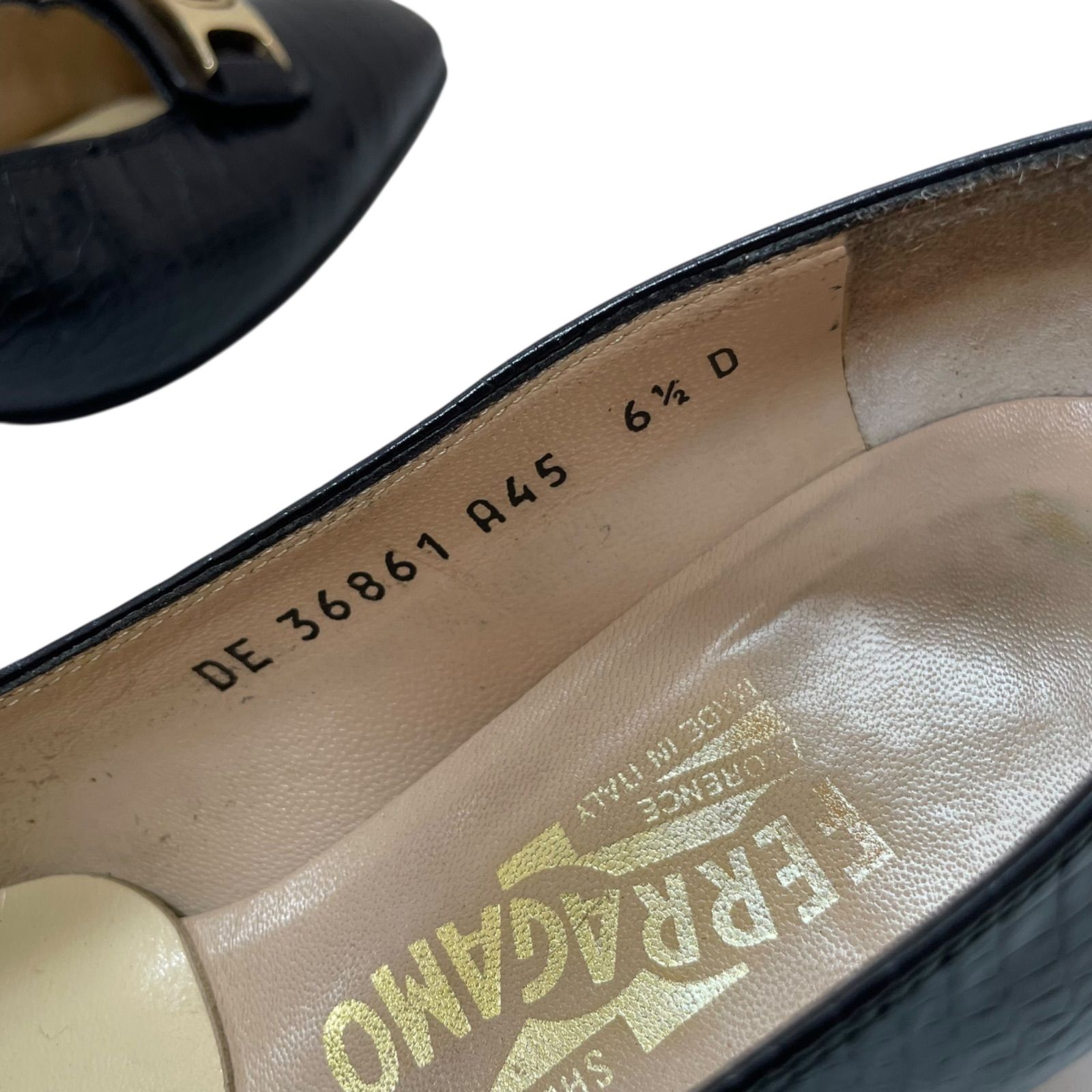 z1399 SALVATORE FERRAGAMO フェラガモ 型押 レザーパンプス
