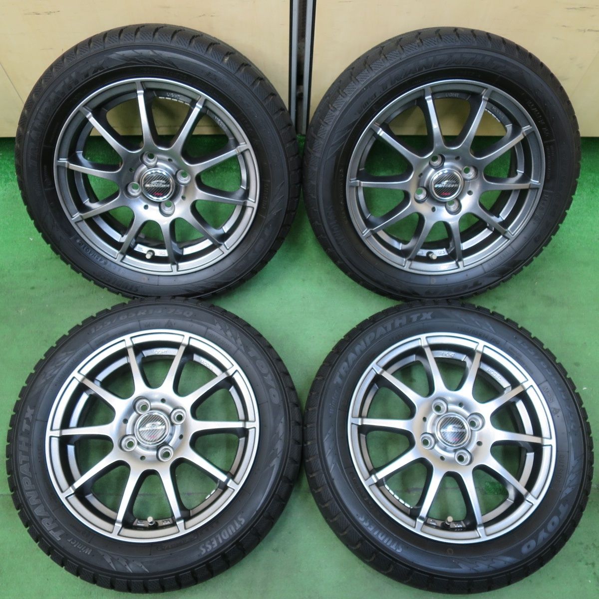 [送料無料] バリ溝！キレイ！ほぼ10分スタッドレス 155/65R14 トーヨー ウインター トランパス TX SCHNEIDER シュナイダー 14インチ PCD100/4H5022409イス