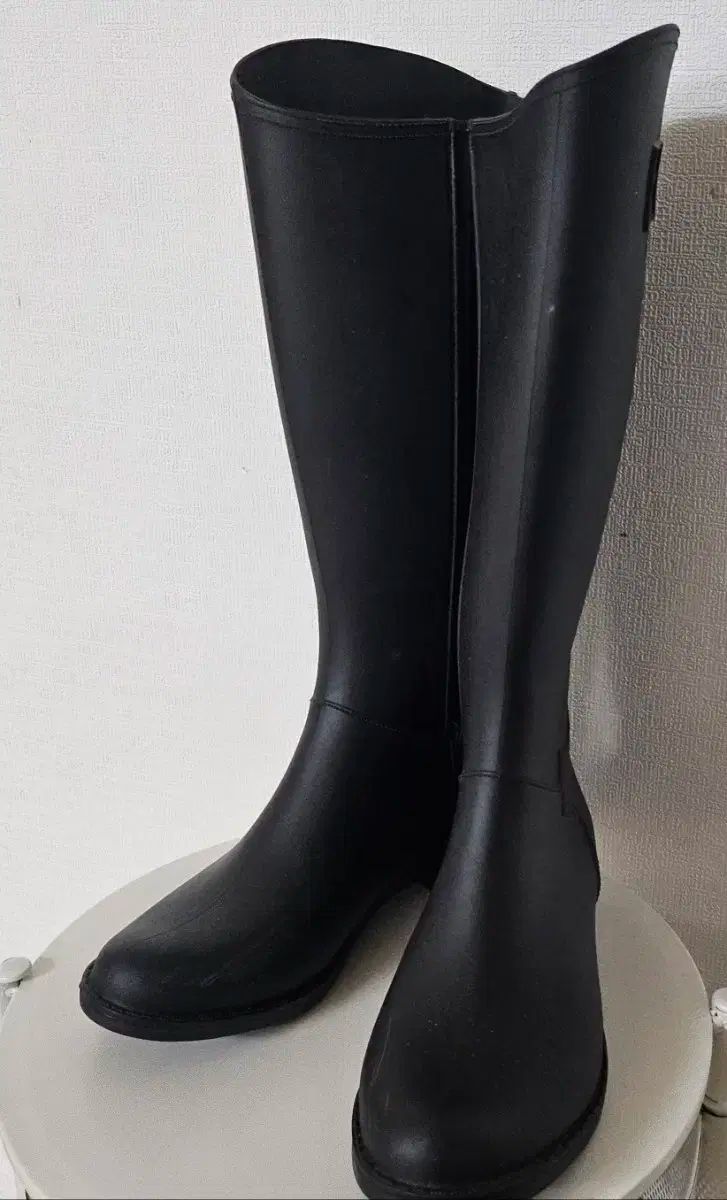 Jimmy Cho (ジミーチュウ) スムースレザー・バイカーブーツ　(37) Jimmy Cho (ジミーチュウ) スムースレザー・バイカーブーツ (37