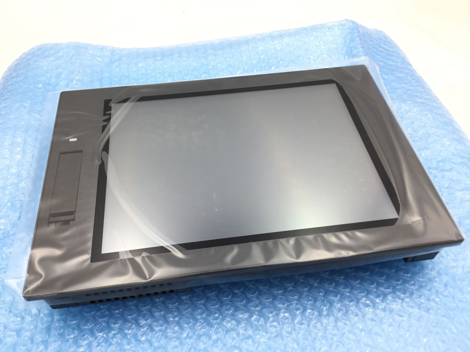 KEYENCE　VT5-X10 タッチパネル Specs : Touch Panel Display - VT5 series | KEYENCE America