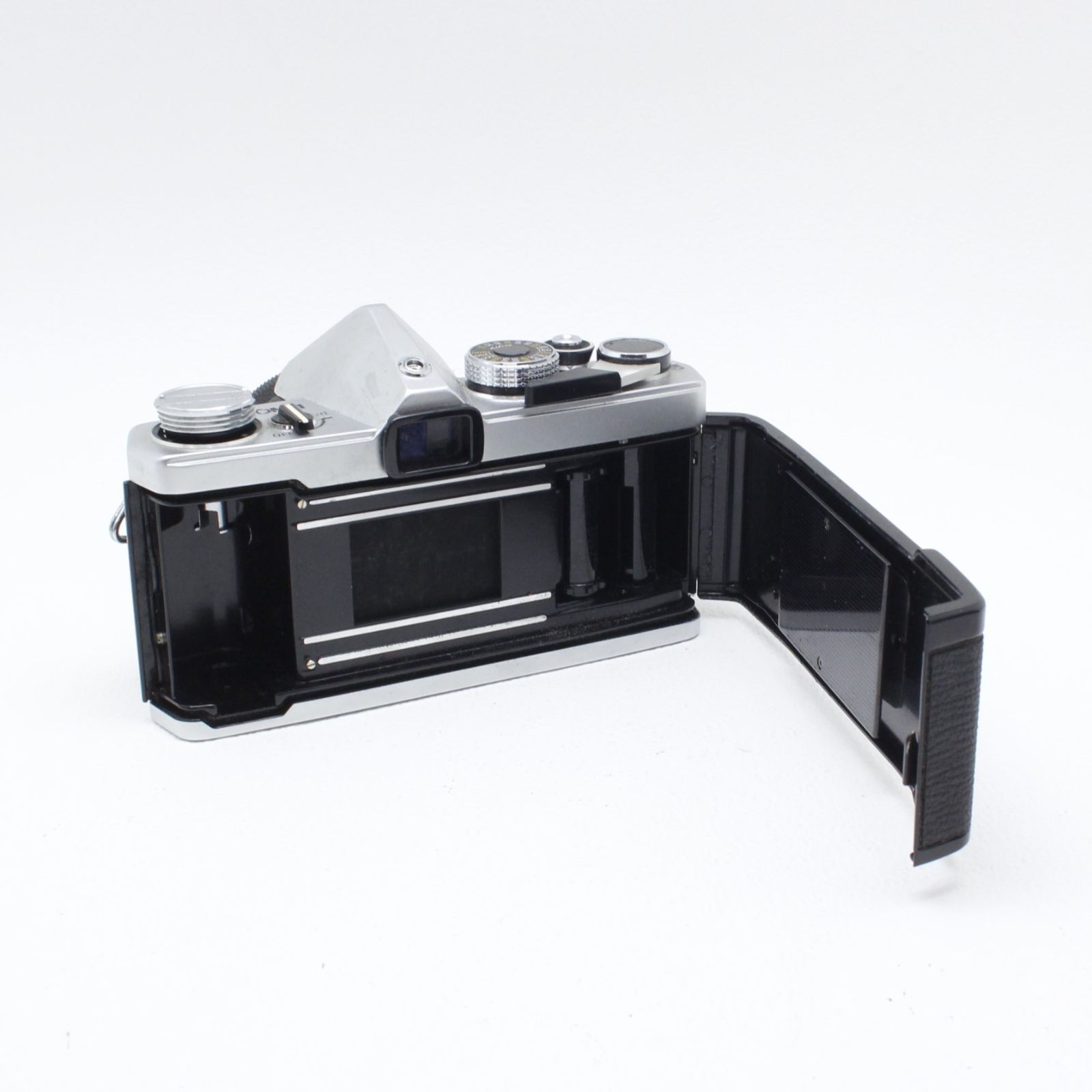 【訳あり品 ケース付き】 Olympus OM-1 + 50mm F1.8 訳あり】OLYMPUS OM-1／ OLYMPUS F.ZUIKO 50mm F1.8 セット