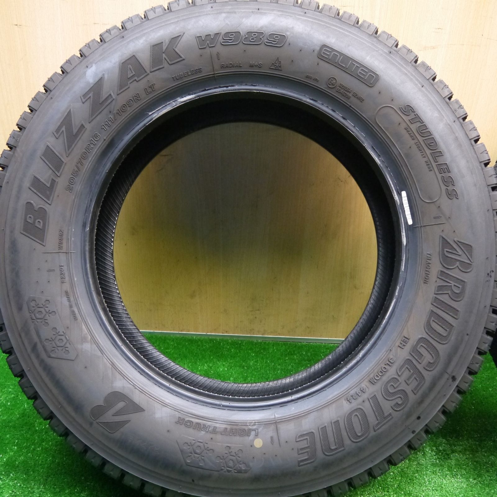 バリ溝 24年 9.5分以上 6本 トラック タイヤ 205 70R16 111 109N スタッドレス ブリヂストン ブリザック W989 16インチ 5101402Hスタ FFCRYSTALESIA_COM