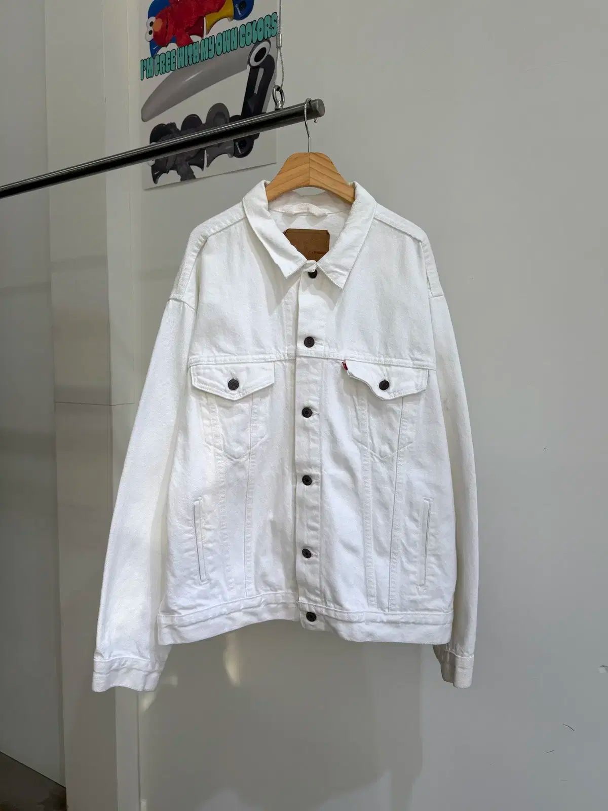 【雷市場（ポンジャン）商品韓国直送】 LEVIS 白 デニムジャケット （ Made in USA ）