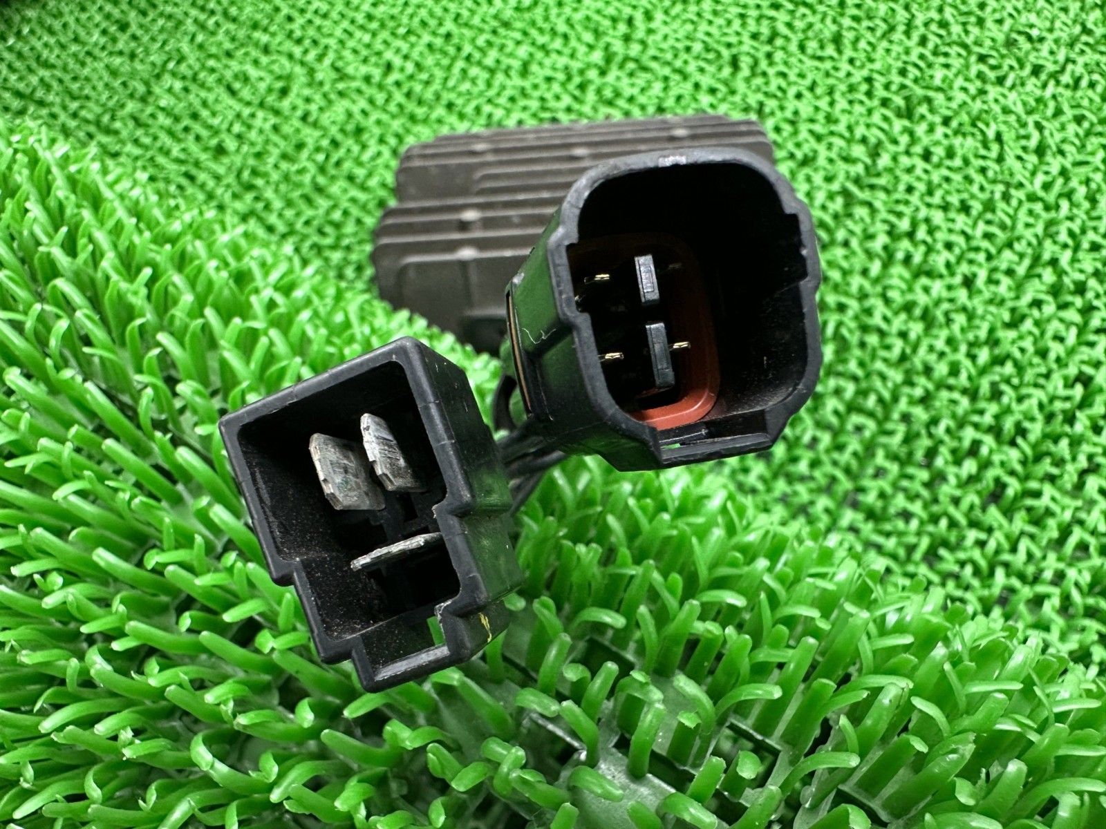 イントルーダー400クラシック レギュレター スズキ 純正 バイク 部品 レギュレーター レクチファイア 機能的問題なし Hl