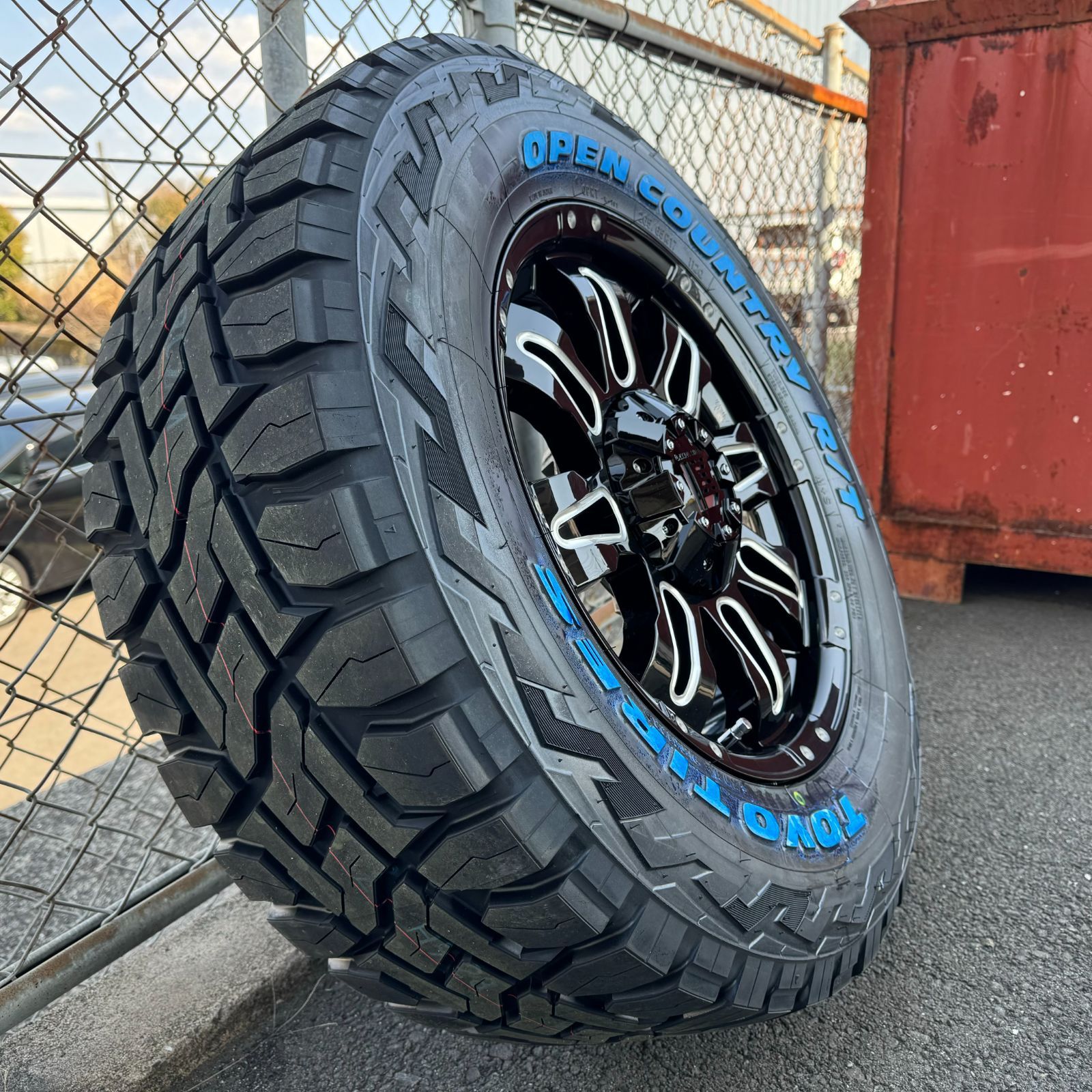 新品タイヤホイールセット プラド ハイラックス FJ H3 17インチ Balano TOYO OPENCOUNTYR RT 265/65RR17  265/70R17 285/70R17 - メルカリ