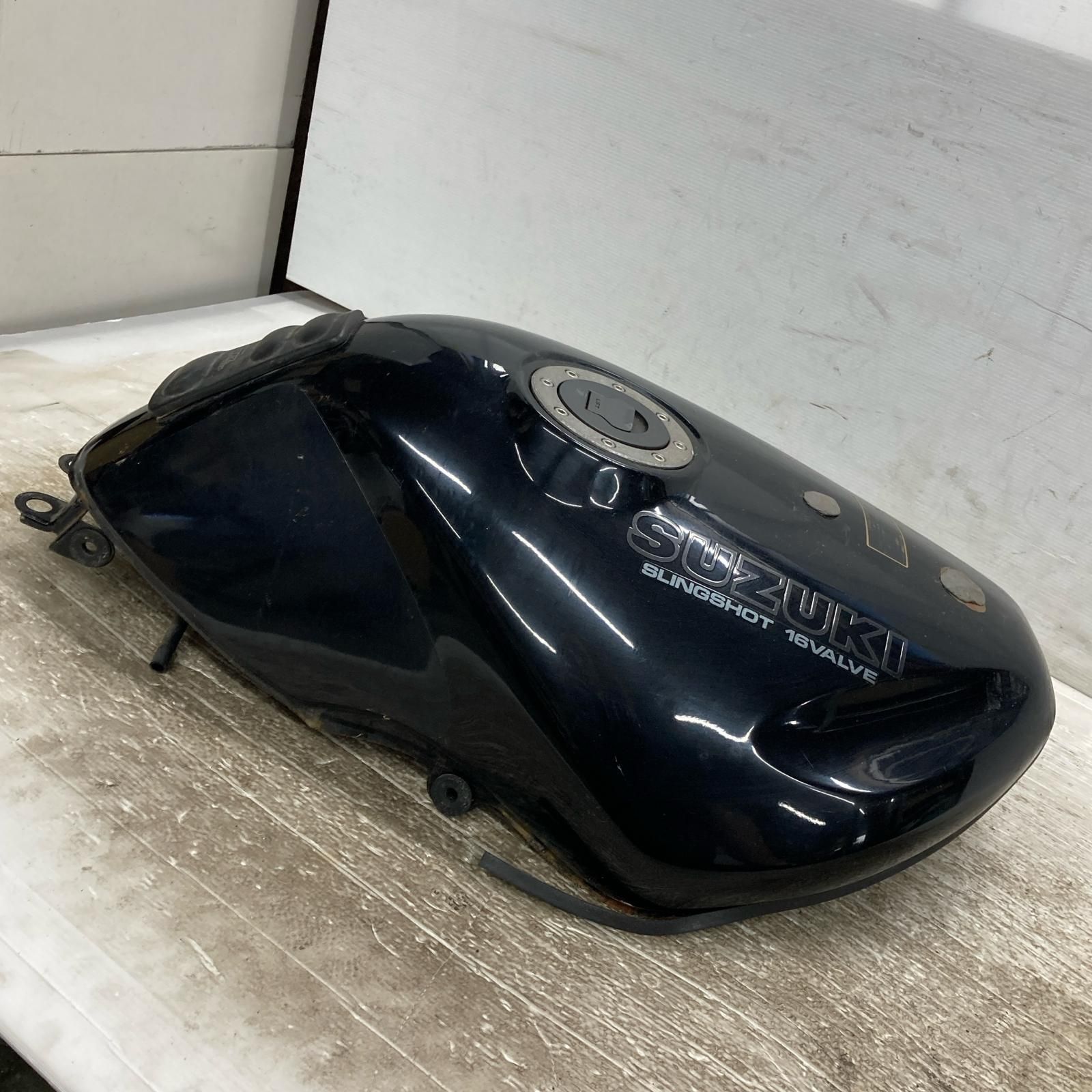 ガソリンタンク スズキ