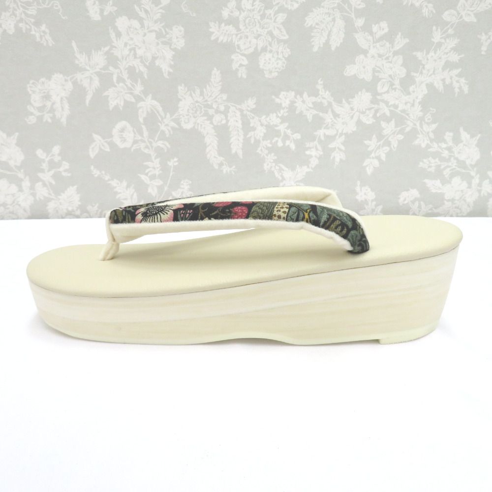 草履 京都万里小路 モリスコレクション いちご泥棒 Strawberry Thief