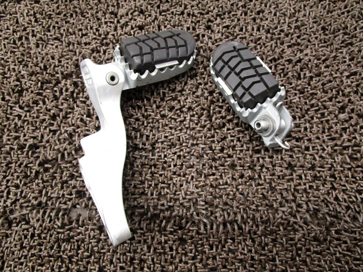 KTM 625SMC メインステップ ステー 左右 A7044！VBKGSE KTM 【 584