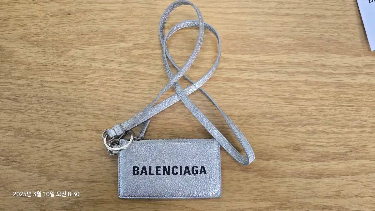 バレンシアガ ネックレス カードウォレット