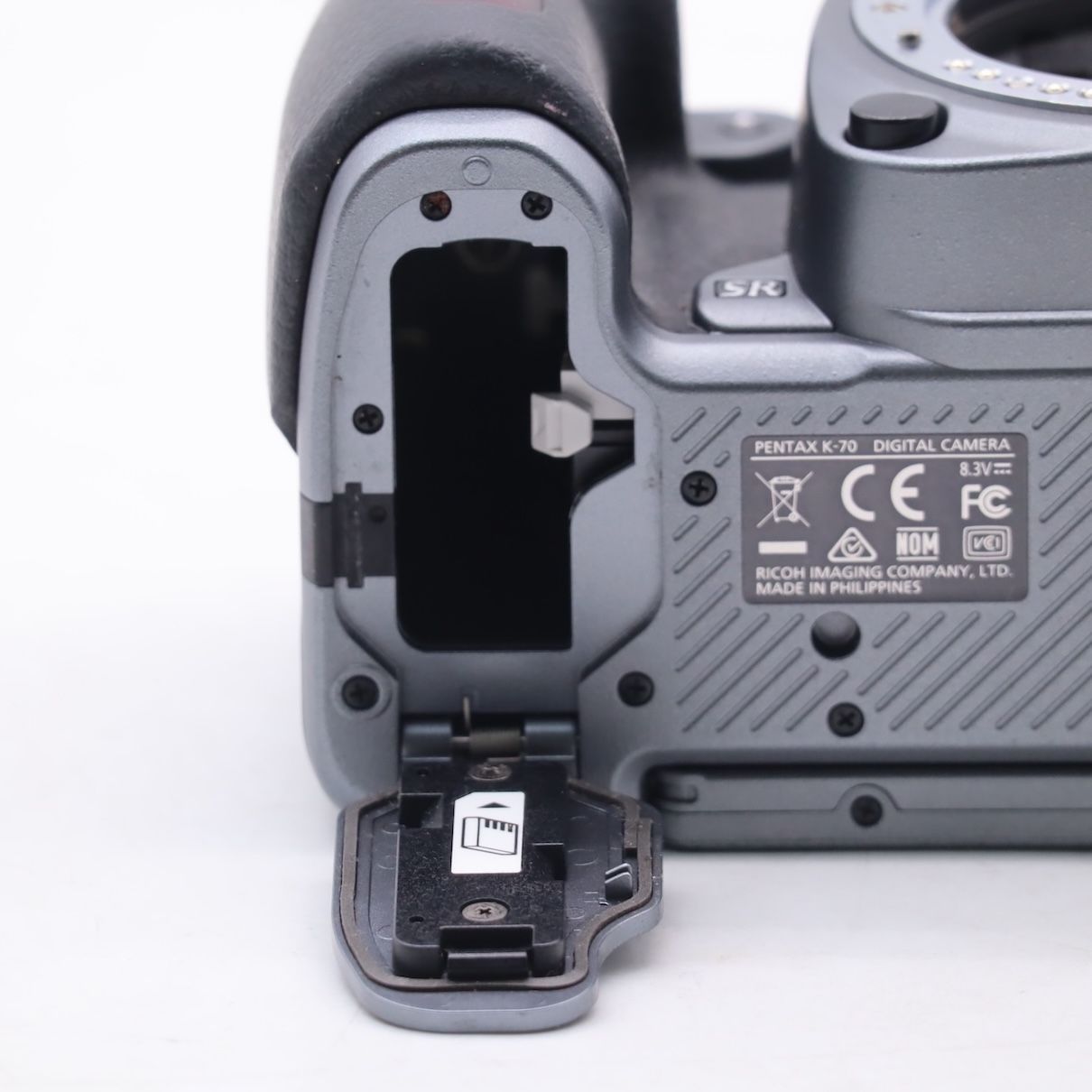 美品】PENTAX ペンタックス K-70 シルキーシルバー - メルカリ