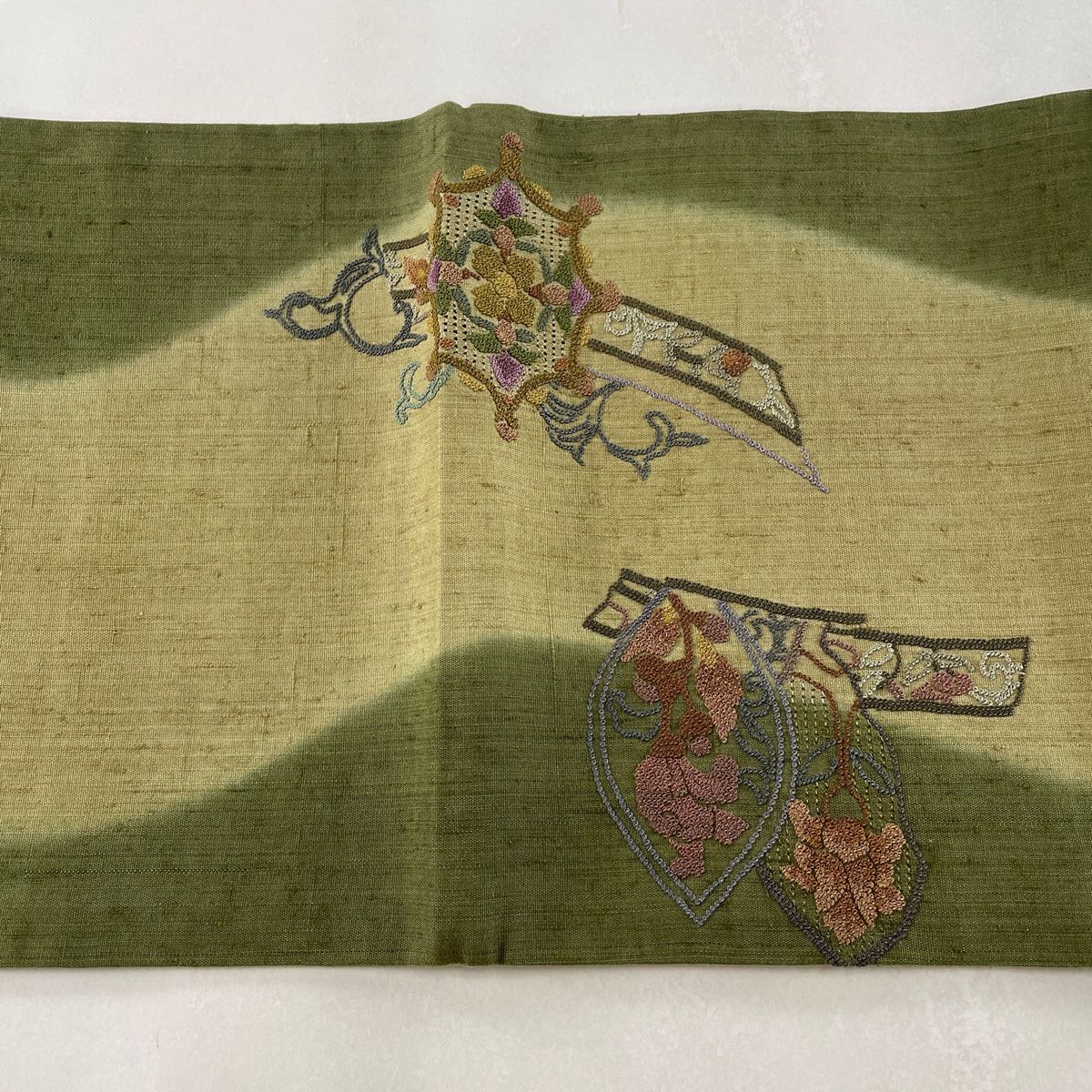 総刺繍 袋帯 深緑 未使用 SOUBIEN 【未仕立て】 袋帯 緑 グリーン 金色 亀甲 流水 葵 鶴 菊 梅