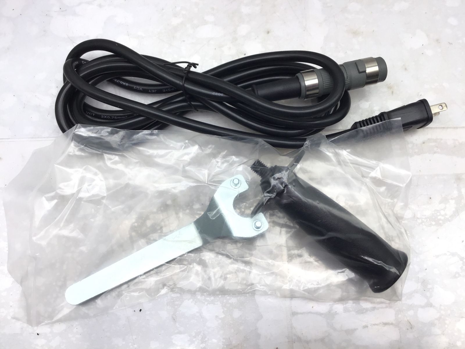 1万円以上送料無料。 Kyocera 京セラ ディスクグラインダー RG1264 623558A ITL5CB69HC8Y エコツール笠寺店 M02