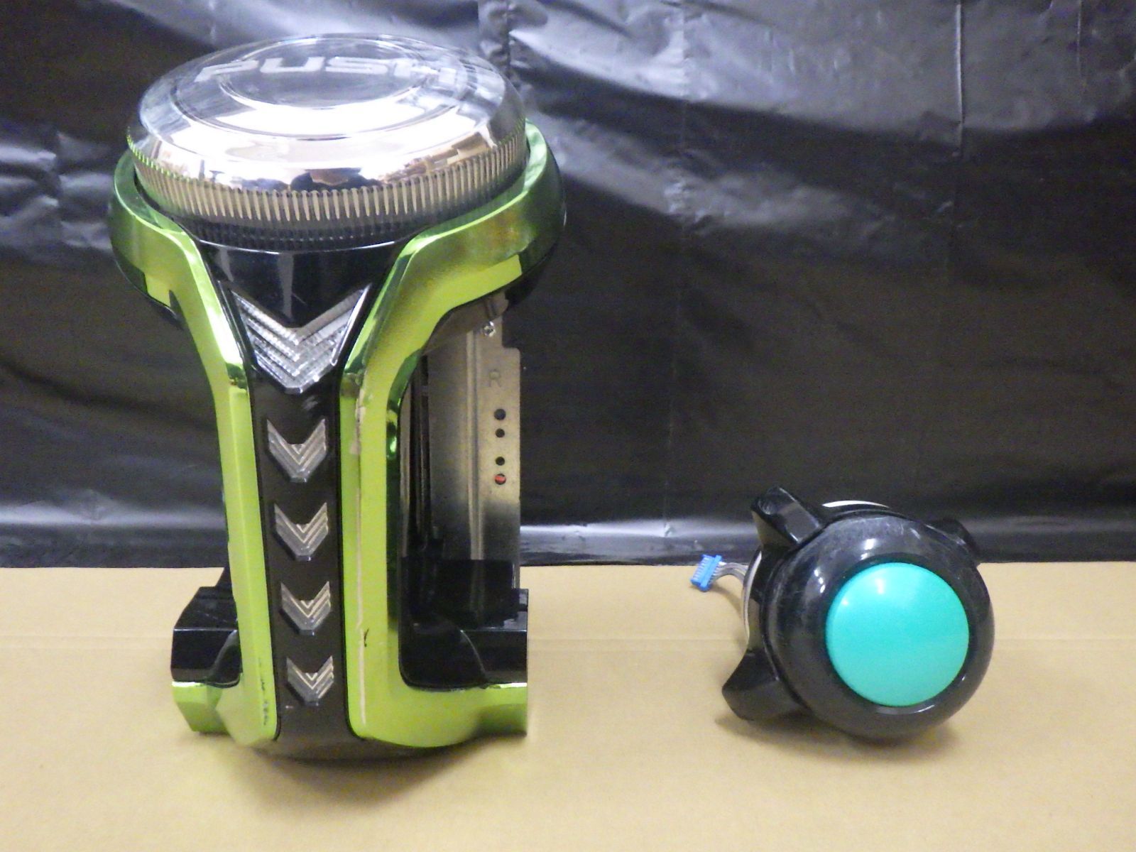 パチンコ　三共　ネオステラ枠（白） 枠のみ　無加工（24V） 三共 Vコントローラー ネオステラ枠 レプリカレバー パチンコ
