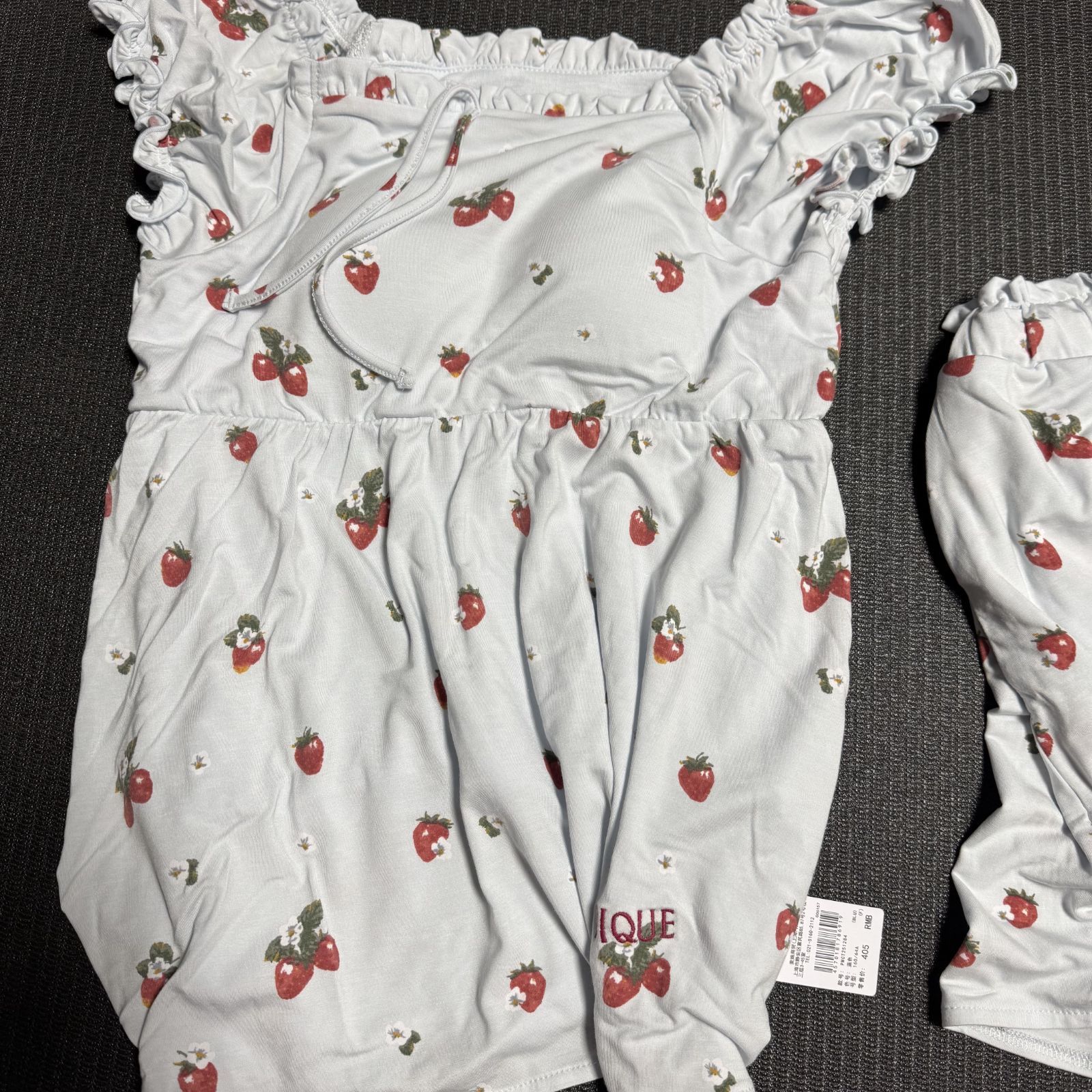 新品ジェラートピケいちご柄カップインフリルプルオーバー