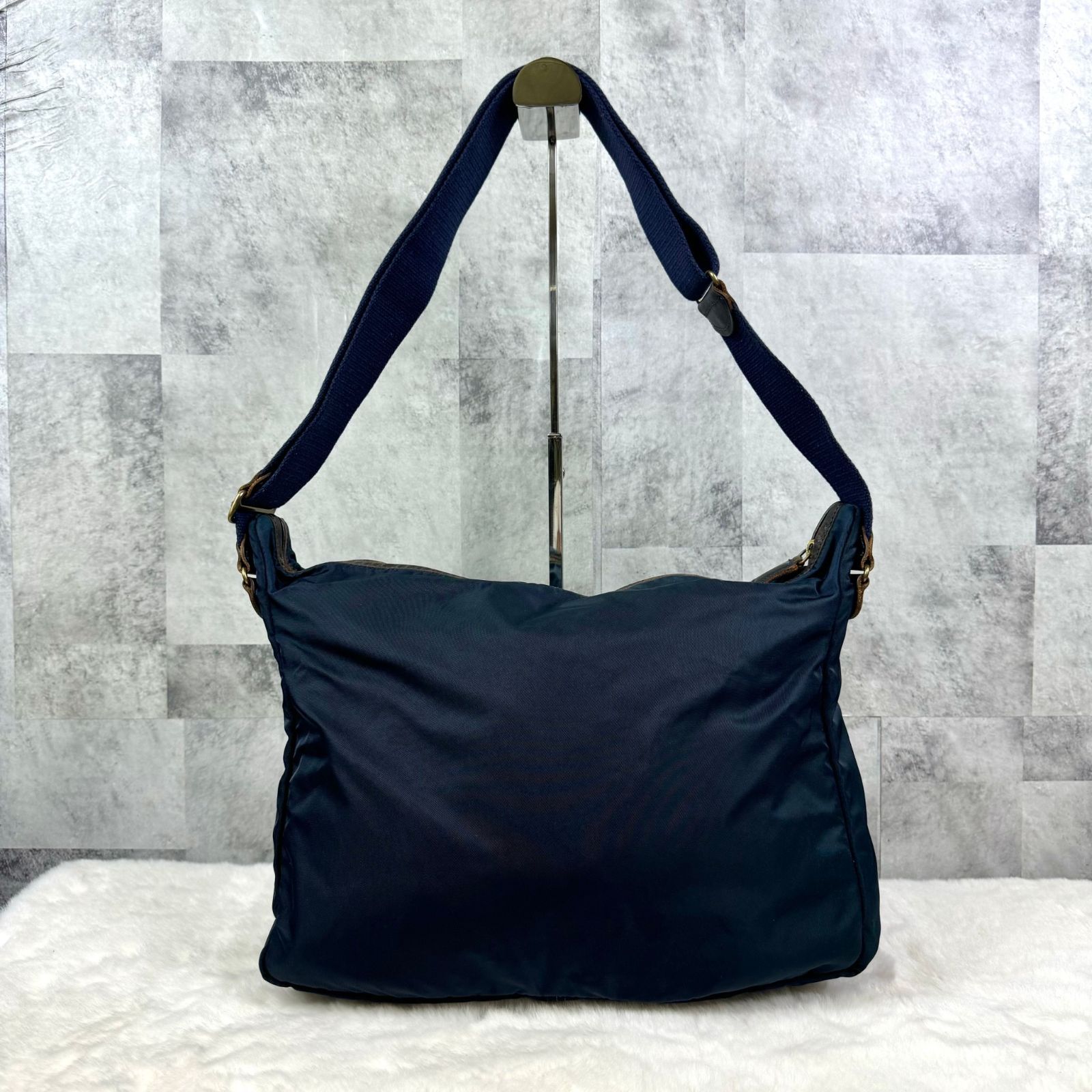 ITALY製 Felisi フェリージ ナイロン ショルダーバッグ ネイビー