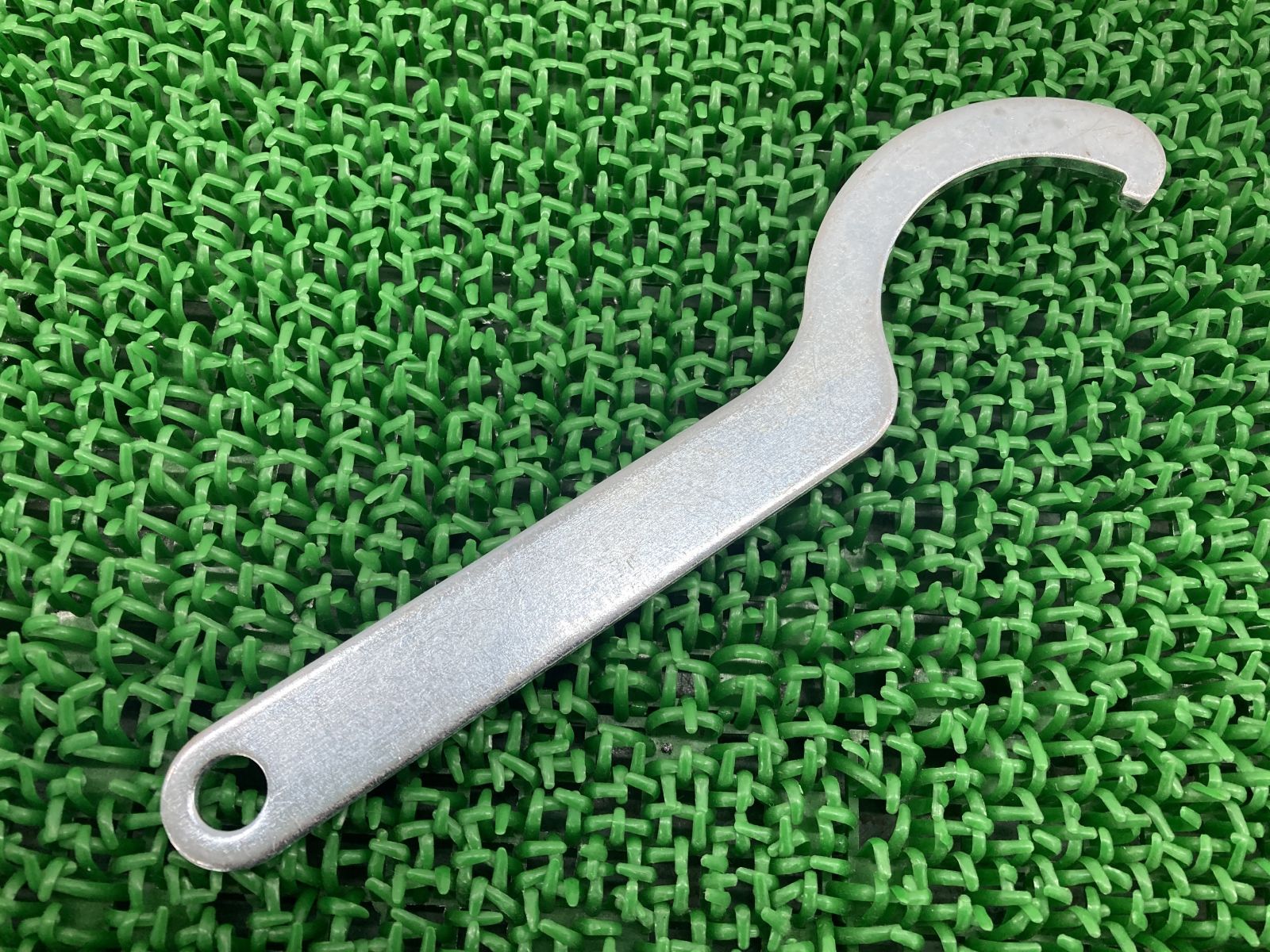 ワールドウォーク製ハーレー フックレンチ 社外 中古 バイク 部品 付属品 リアサスペンション調整レンチ コンディション良好 曲がり無し