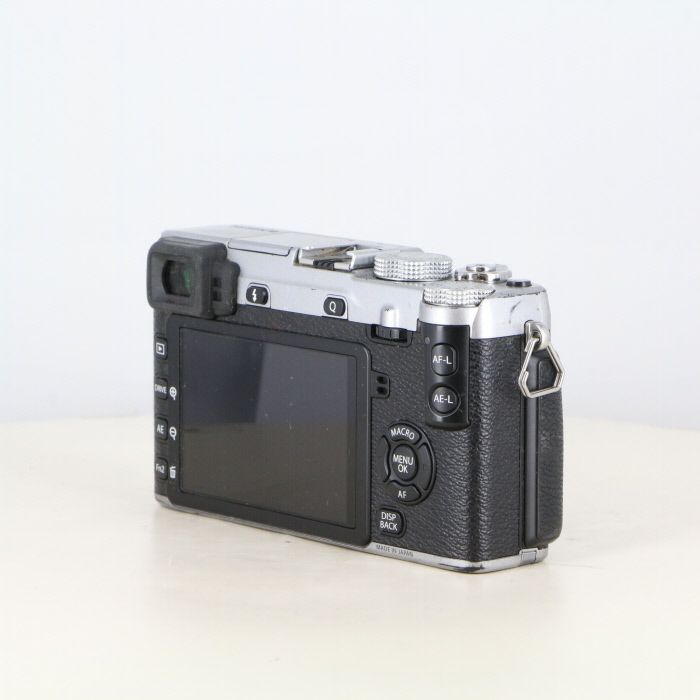 シルバー ボディ